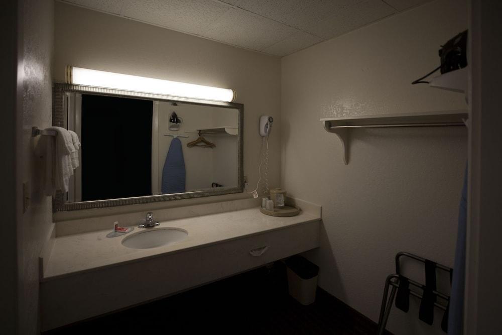 Econo Lodge Wytheville I-77 & I-81 Экстерьер фото