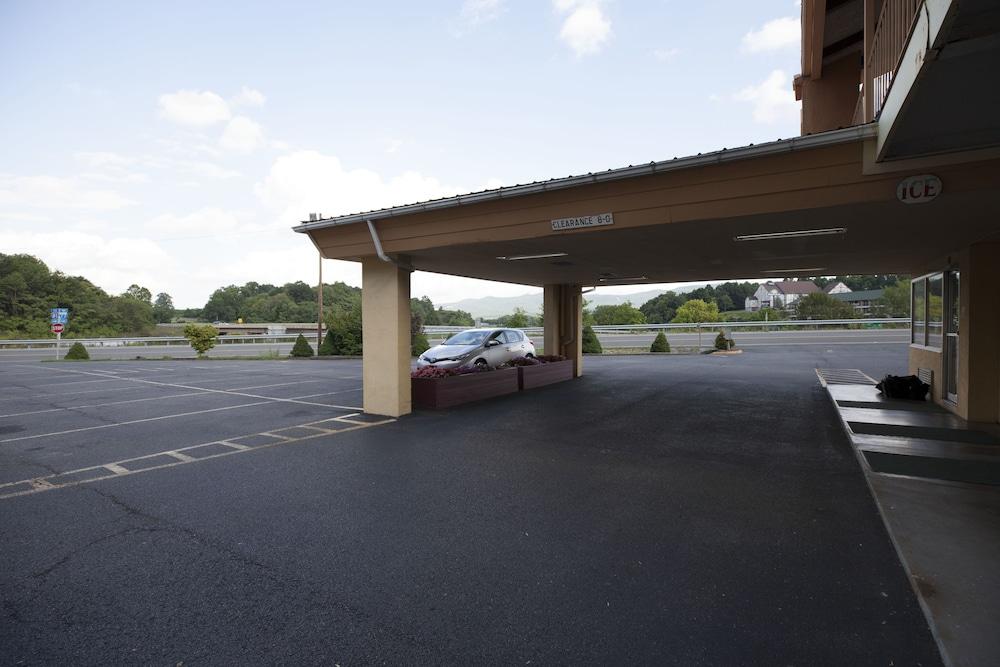 Econo Lodge Wytheville I-77 & I-81 Экстерьер фото