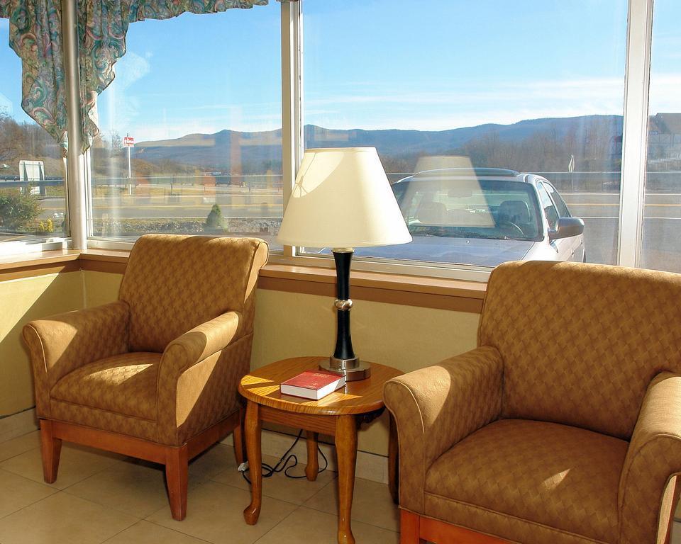 Econo Lodge Wytheville I-77 & I-81 Экстерьер фото