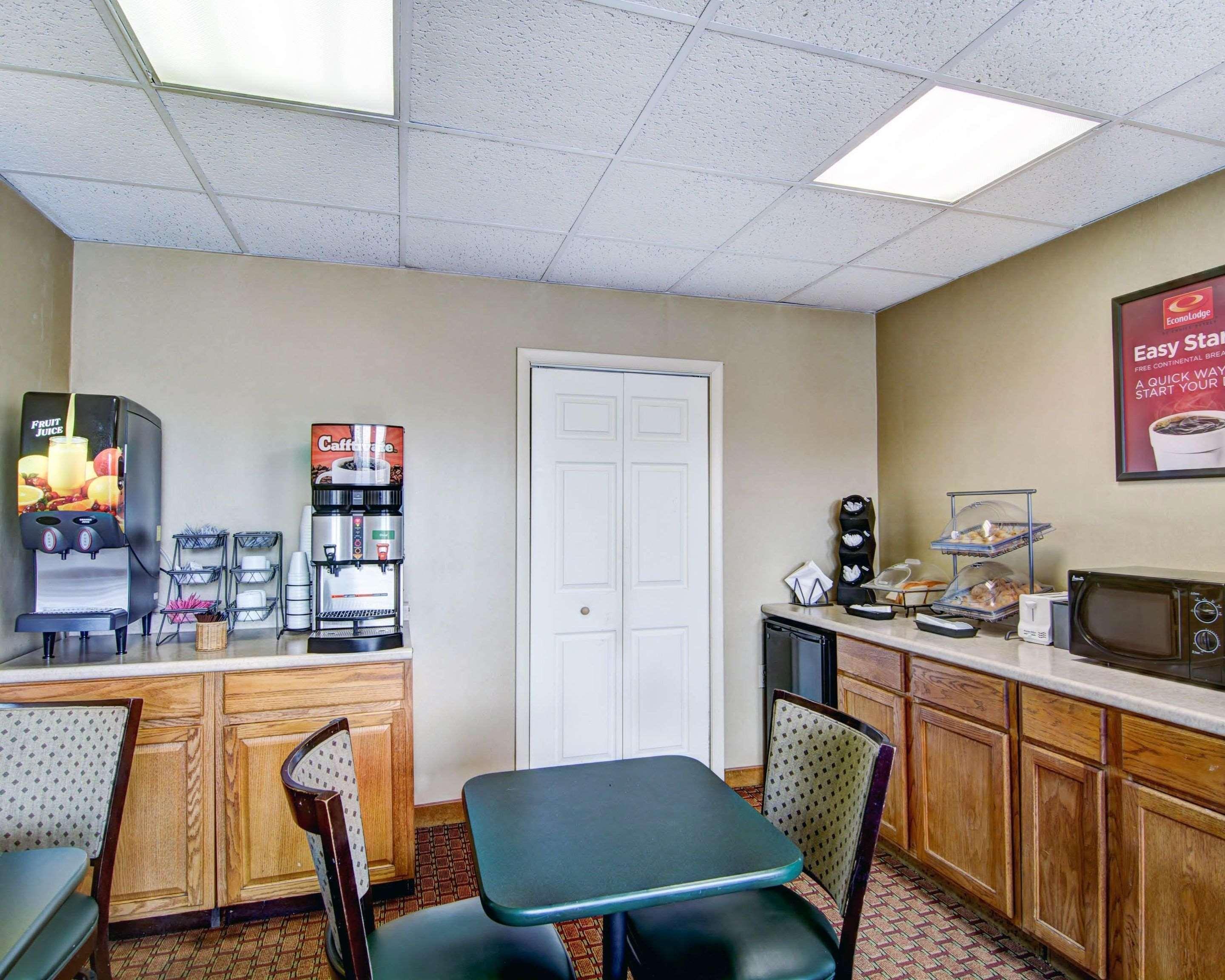 Econo Lodge Wytheville I-77 & I-81 Экстерьер фото