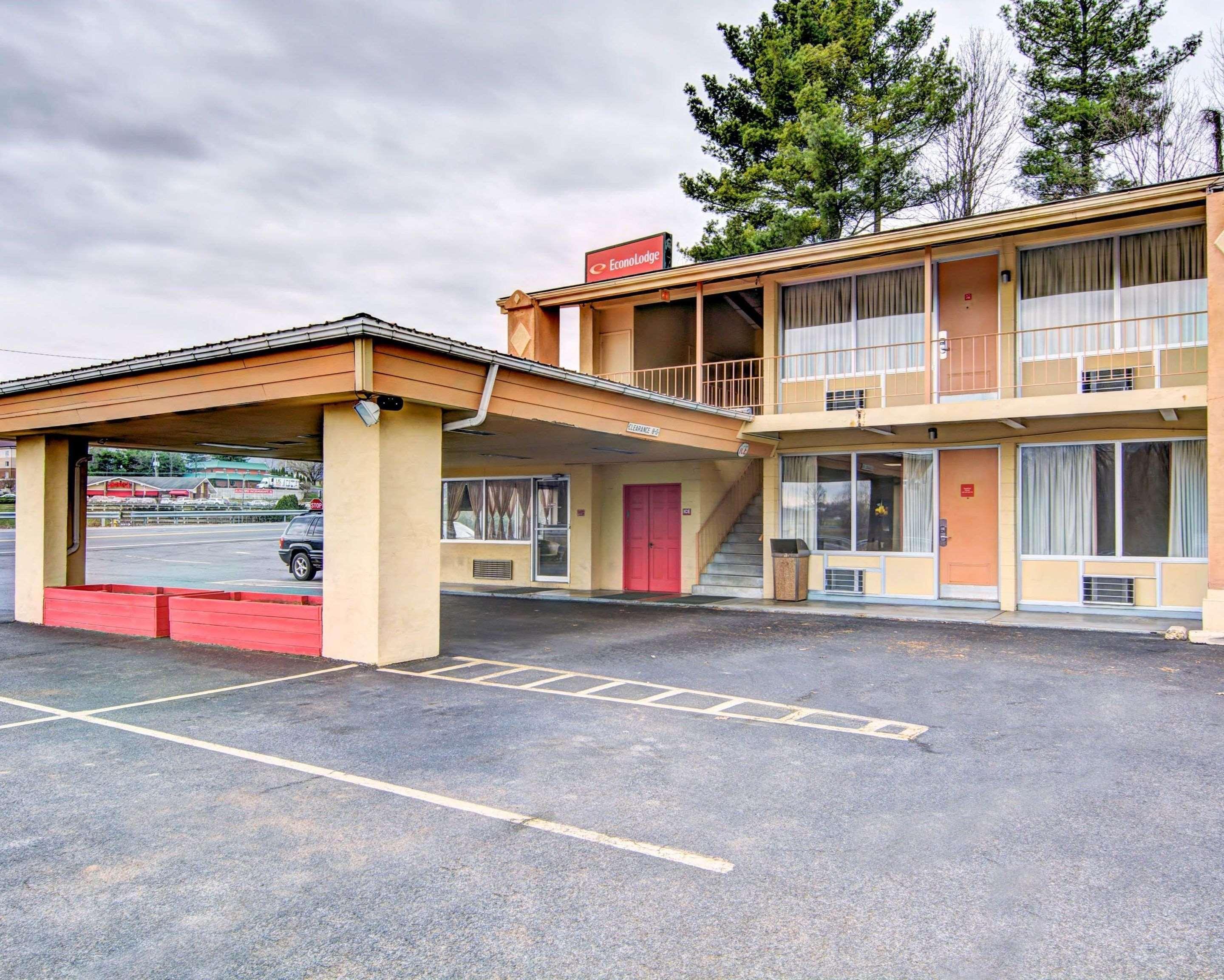 Econo Lodge Wytheville I-77 & I-81 Экстерьер фото