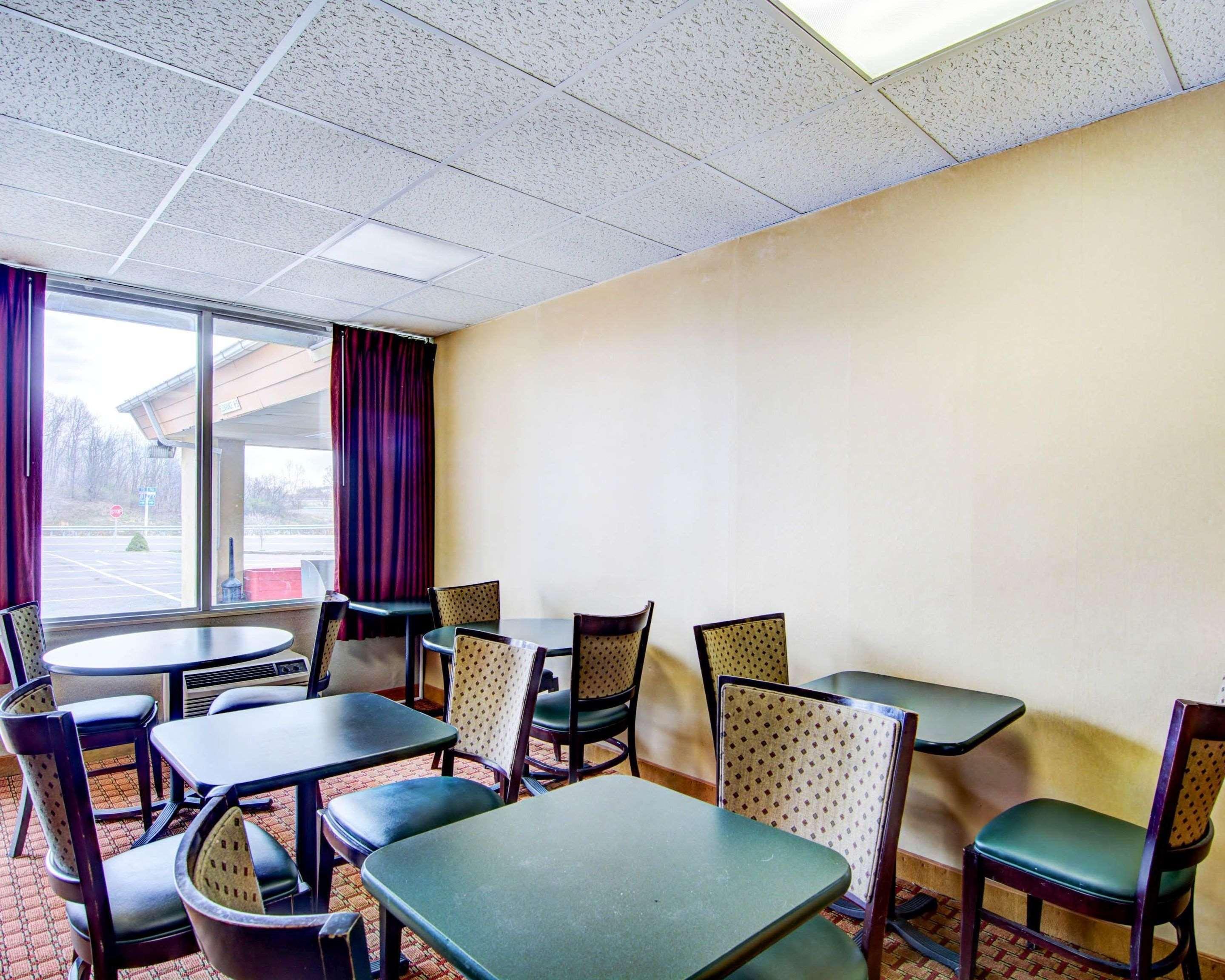 Econo Lodge Wytheville I-77 & I-81 Экстерьер фото