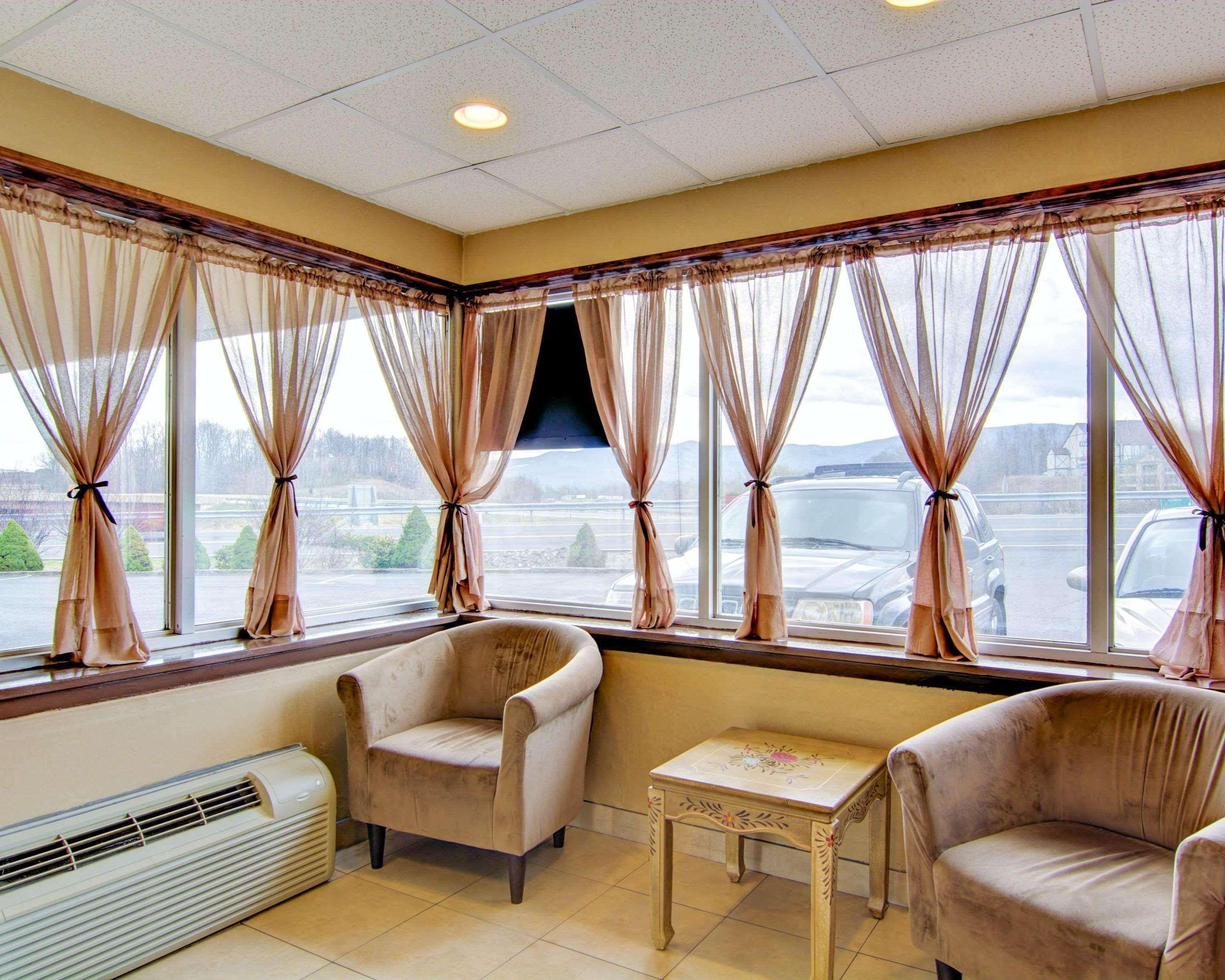 Econo Lodge Wytheville I-77 & I-81 Экстерьер фото