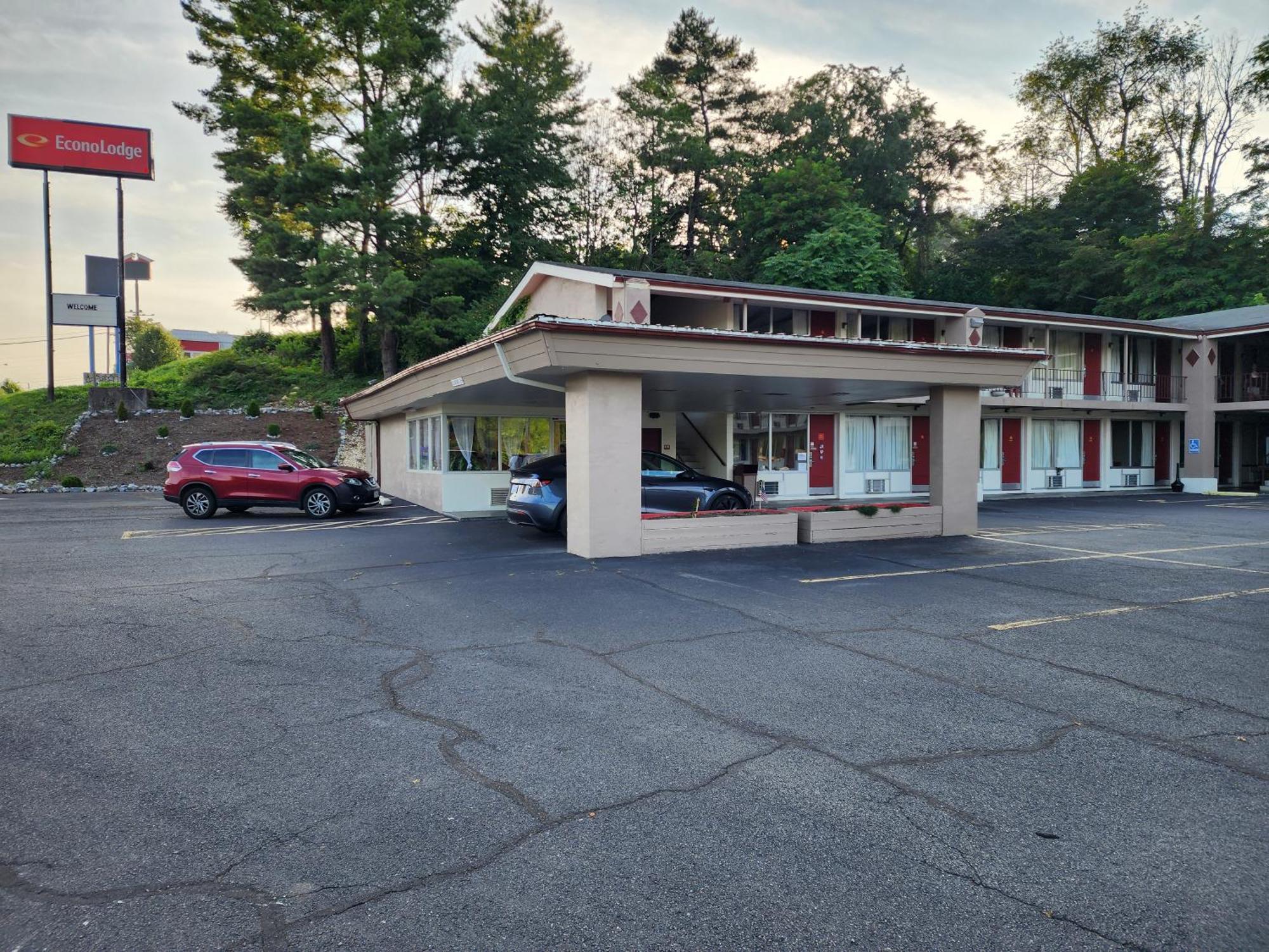 Econo Lodge Wytheville I-77 & I-81 Экстерьер фото