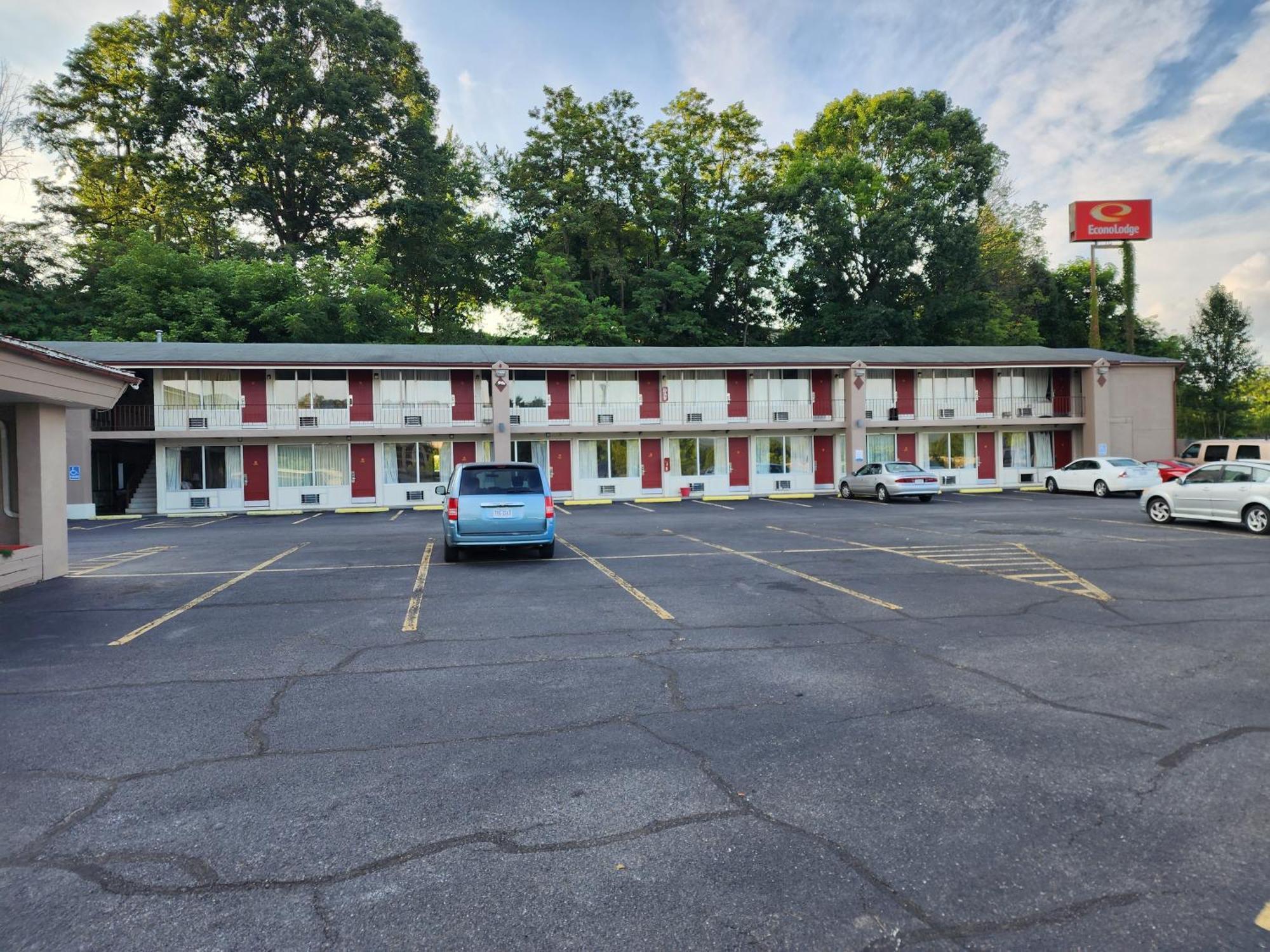 Econo Lodge Wytheville I-77 & I-81 Экстерьер фото