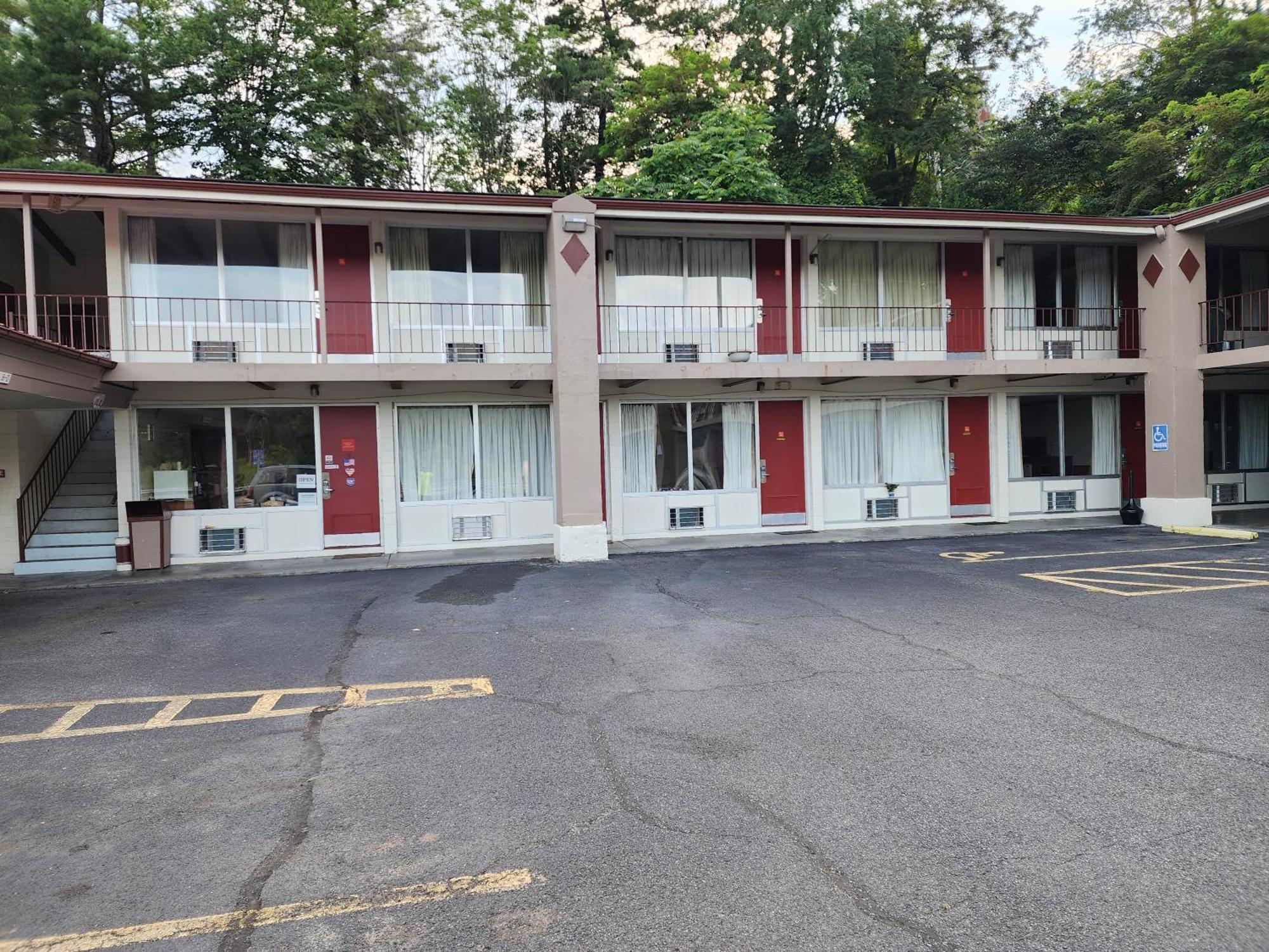 Econo Lodge Wytheville I-77 & I-81 Экстерьер фото