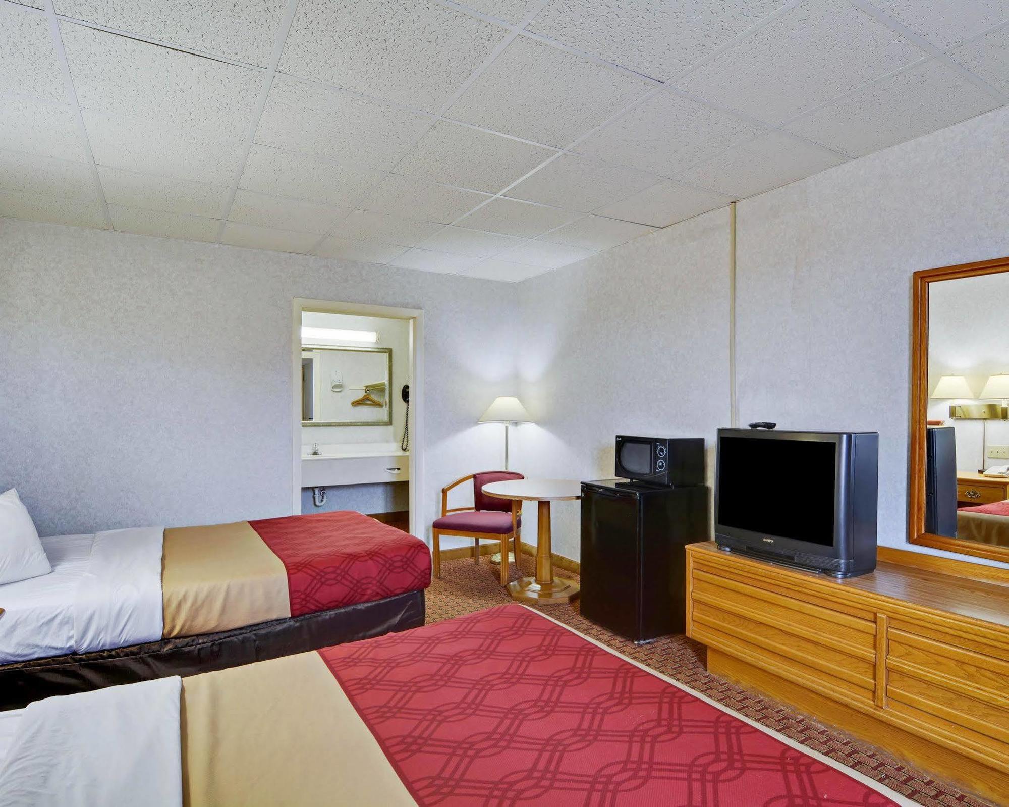 Econo Lodge Wytheville I-77 & I-81 Экстерьер фото