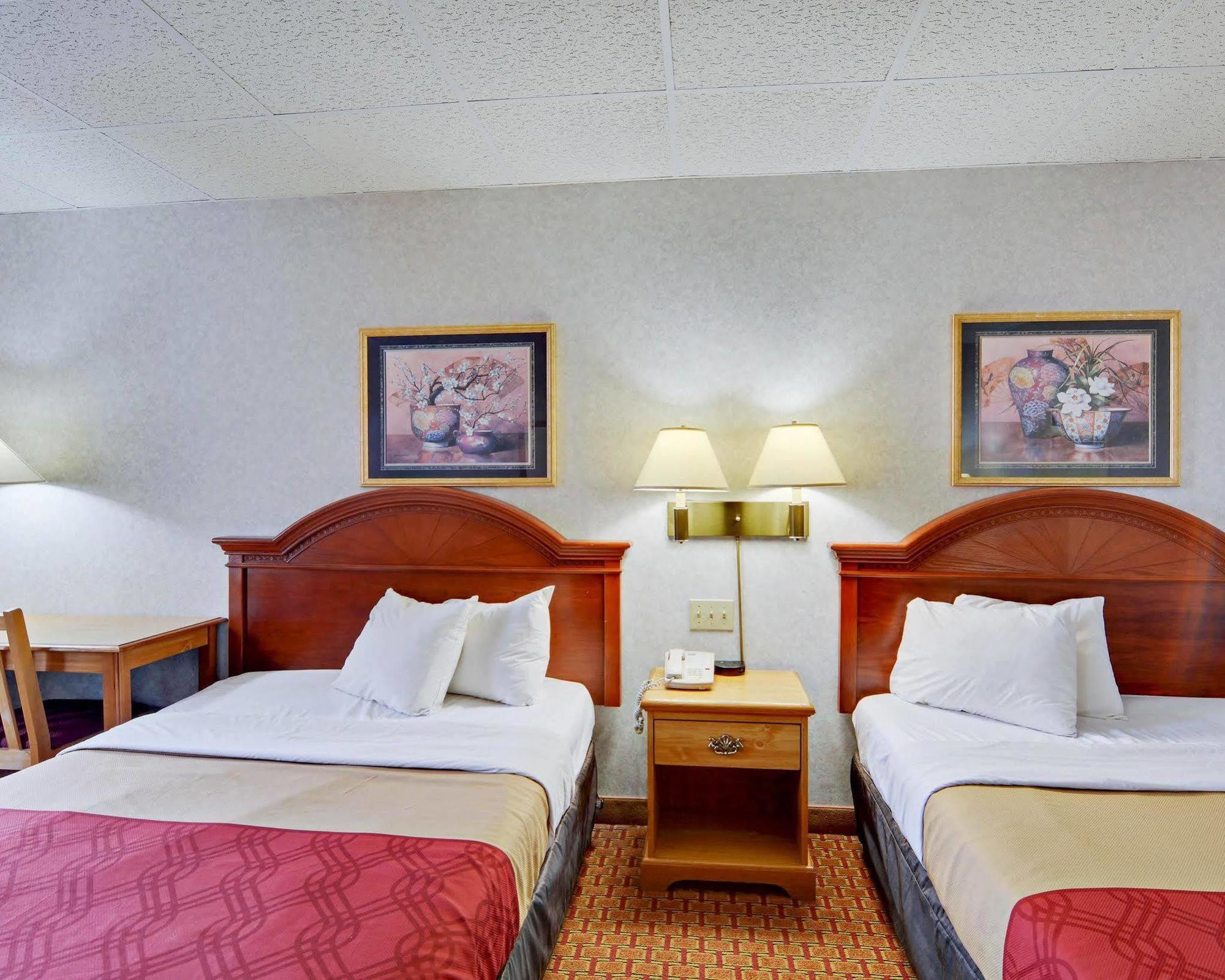 Econo Lodge Wytheville I-77 & I-81 Экстерьер фото