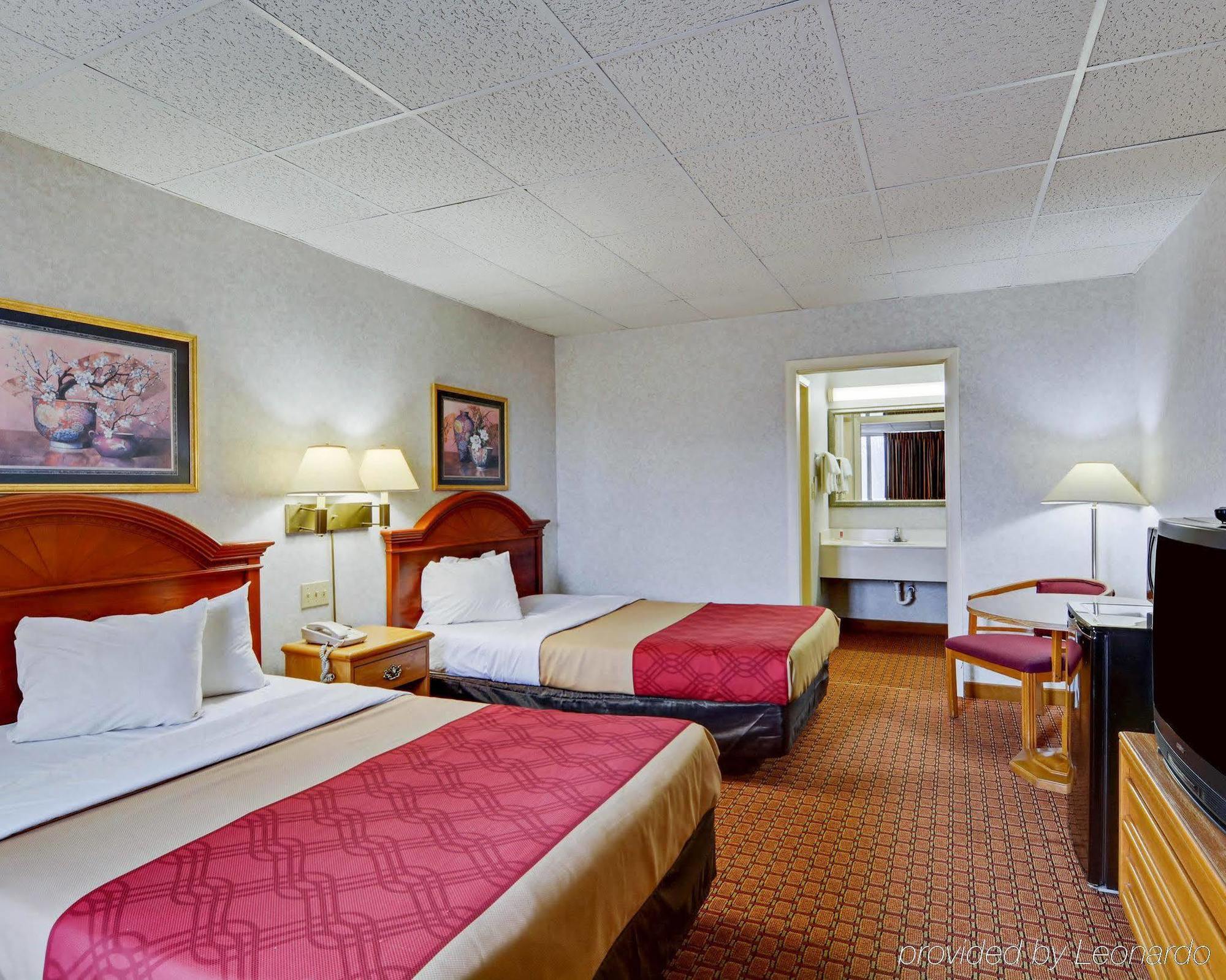 Econo Lodge Wytheville I-77 & I-81 Экстерьер фото